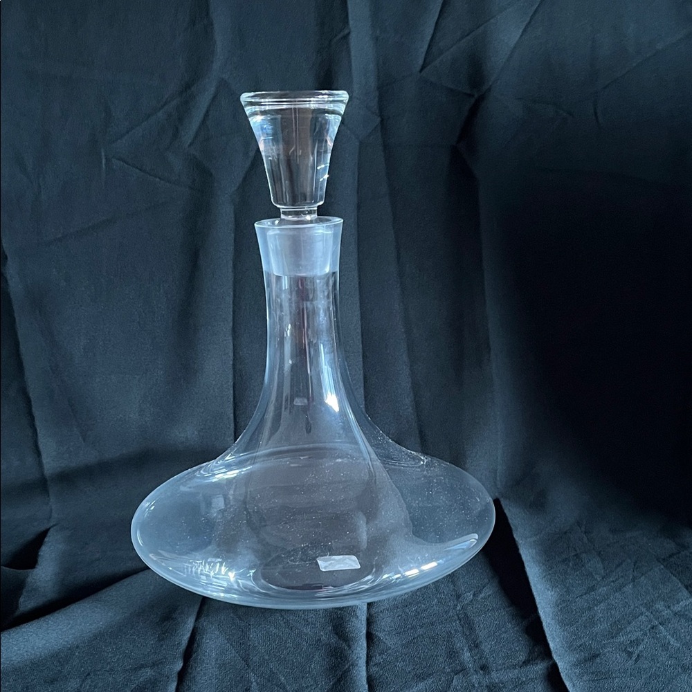 Crate&Barrel Nola 56 oz Glass Decanter